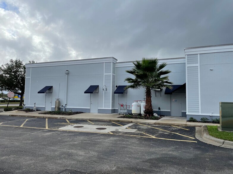 More Photos Of 195 Malabar Rd, Palm Bay Unknown For Lease