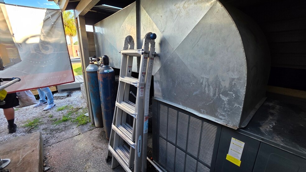More Photos Of 310 E Tarpon Ave, Tarpon Springs Storefront Retail Residential For Sale