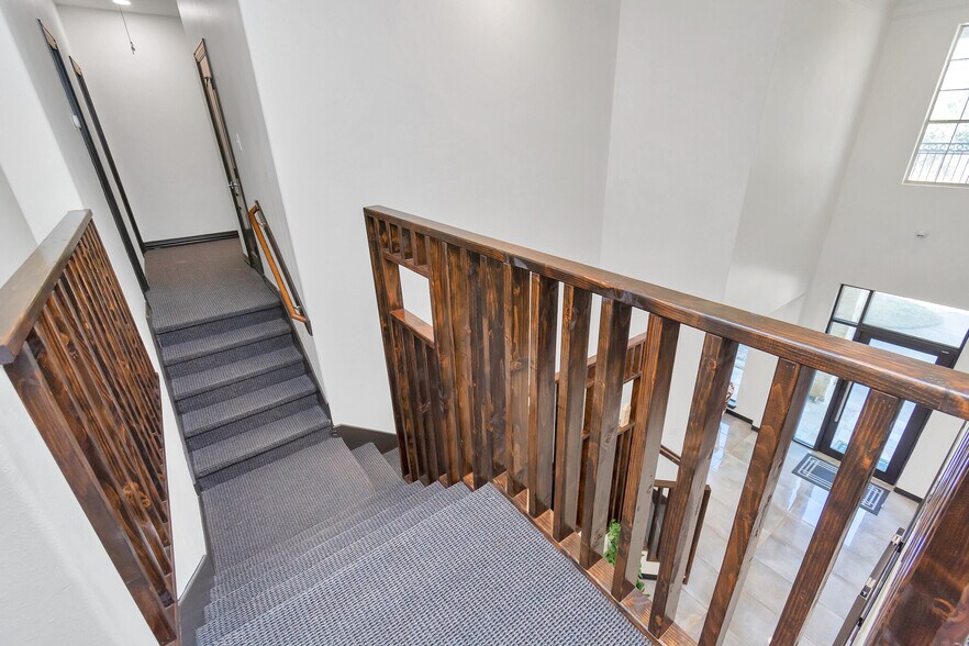 More Photos Of 8125 N Sam Houston Pky W, Houston Medical For Sale