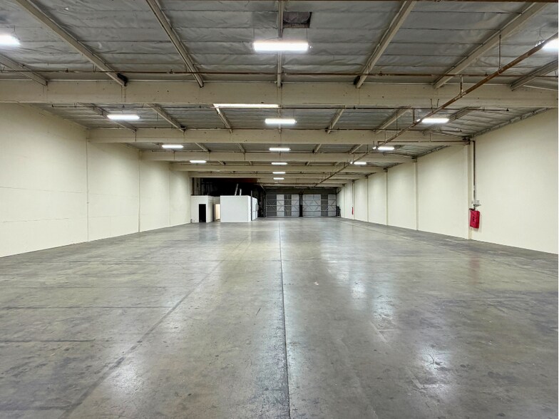 More Photos Of 1506-1550 N Knowles Ave, Los Angeles Warehouse For Lease