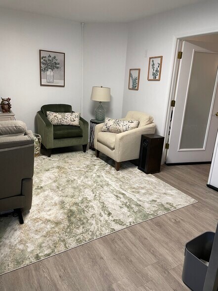 More Photos Of 2245 E State Route 69, Prescott Veterinarian Kennel For Sale