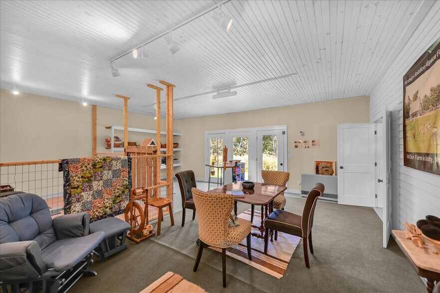 More Photos Of 608 Atlantic Hwy, Northport Freestanding For Sale