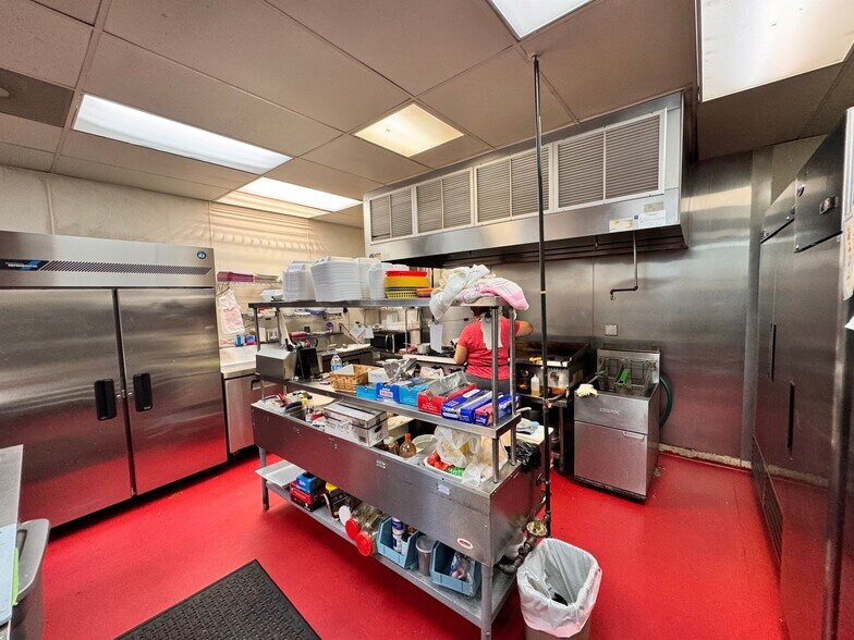 More Photos Of 945 E Webb Ave, Burlington Freestanding For Sale