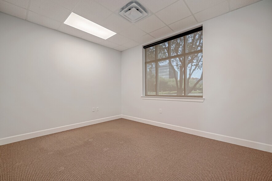 More Photos Of 16000 Park Ten Pl, Houston Medical For Lease