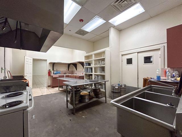 More Photos Of 819 Los Presidentes Ave, Laredo Storefront Retail Office For Sale