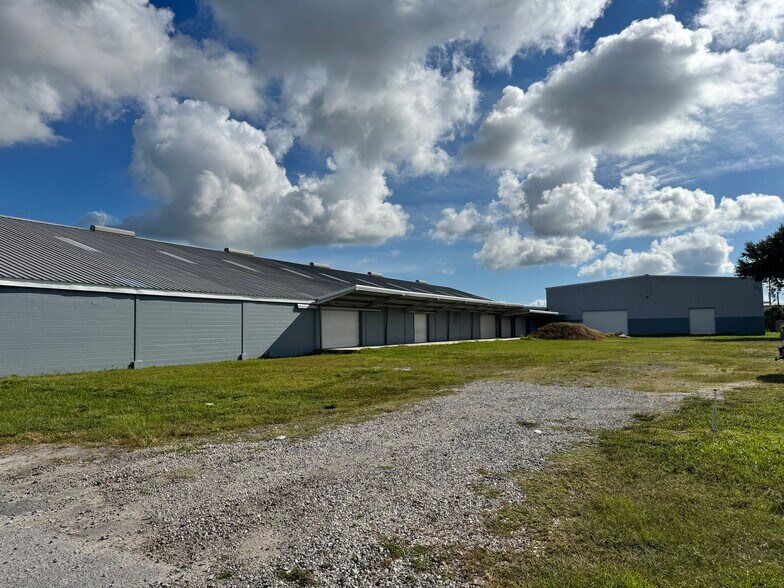 More Photos Of 12925 N 49th St, Clearwater Warehouse For Lease