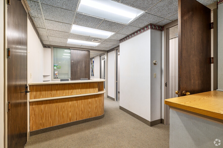 More Photos Of 26300 Euclid Ave, Cleveland Office For Lease