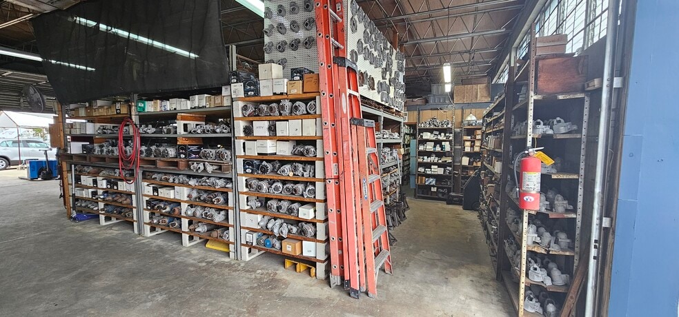 More Photos Of 747 Barnett Dr, Lake Worth Light Distribution For Sale