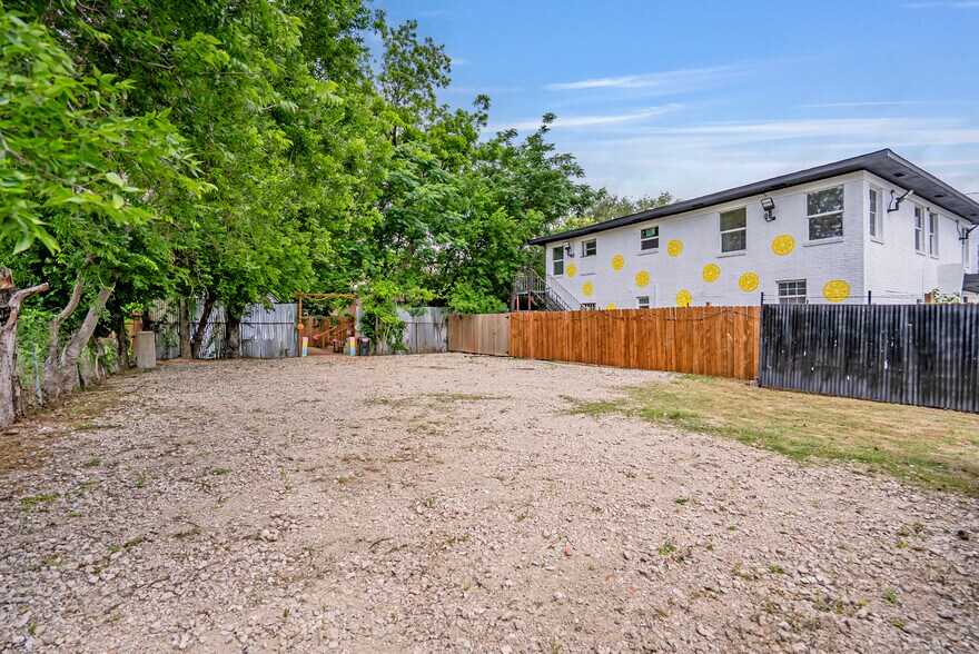 More Photos Of 3319 Airline Dr, Houston Flex For Lease