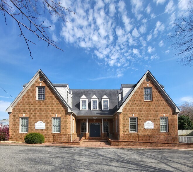More Photos Of 7319 Martin St, Gloucester Office For Sale