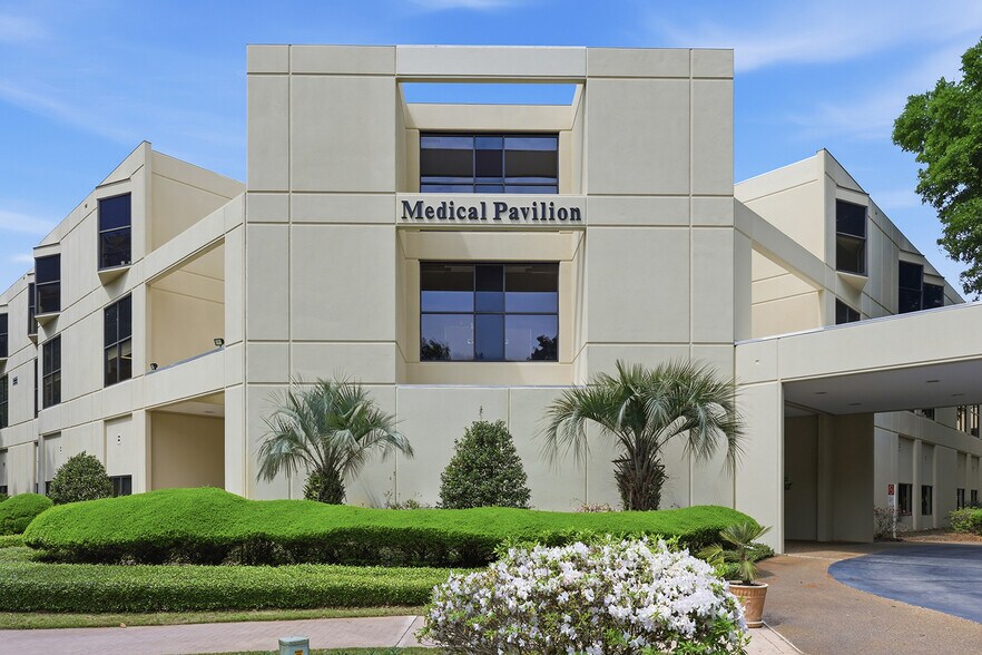 More Photos Of 25 Hospital Center Blvd, Hilton Head Medical For Lease