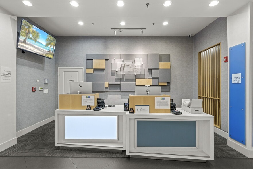 More Photos Of 3115 Central Mall Dr, Port Arthur Hotel For Sale