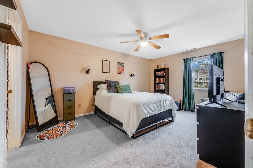 More Photos Of 940 Stewart St, Morgantown Apartments For Sale