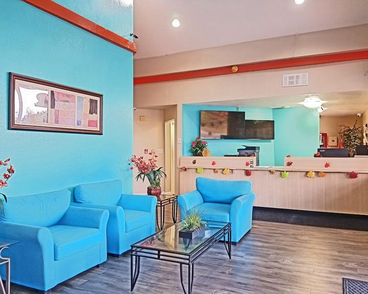 More Photos Of 8800 Airport Blvd, Houston Hospitality For Sale