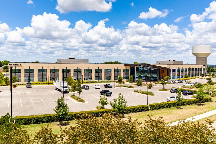 More Photos Of 710 Hester's Crossing Rd, Round Rock Office For Lease