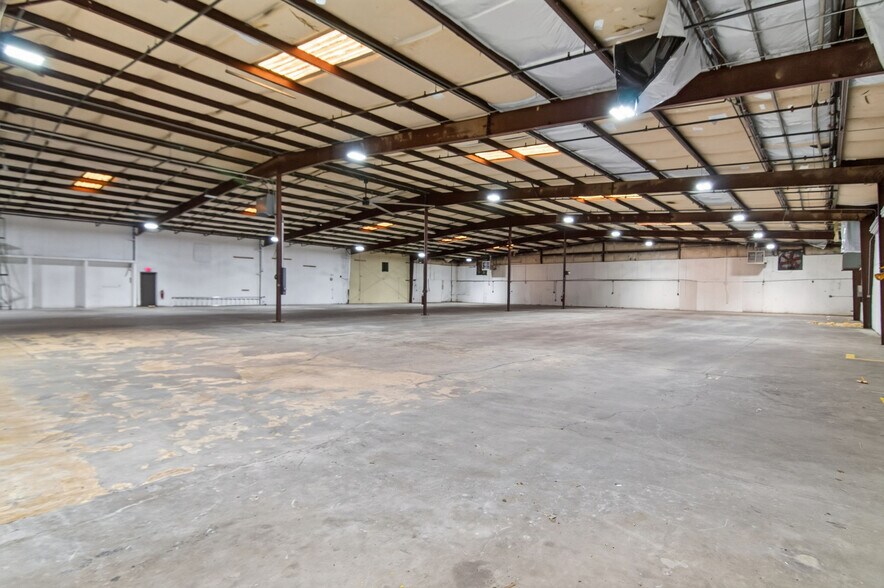 More Photos Of 9335 Industrial Trace, Alpharetta Warehouse For Sale
