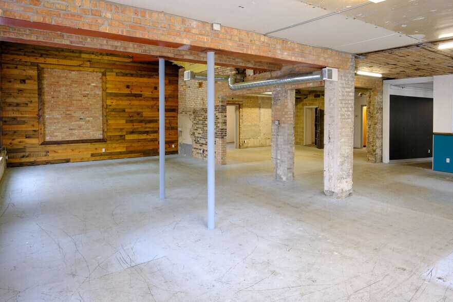 More Photos Of 408 W Main St, Benton Harbor Freestanding For Lease