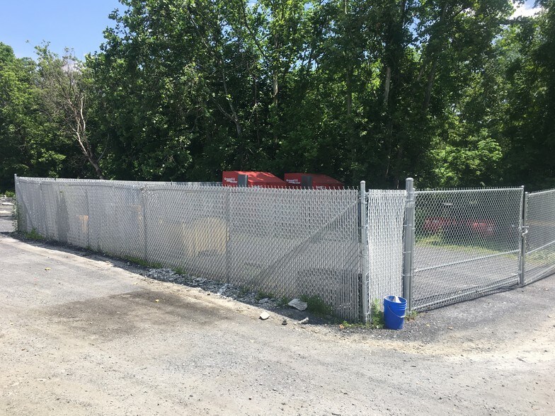 More Photos Of 615 Front St, Whitehall Service For Lease