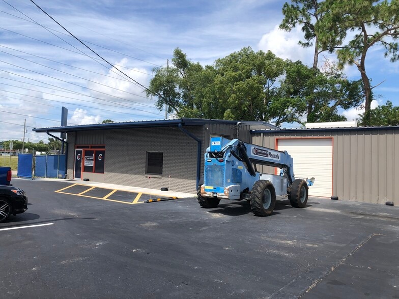 More Photos Of 417 Magnolia St, Altamonte Springs Light Distribution For Lease