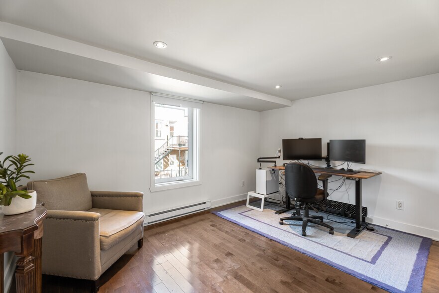 More Photos Of 3009 St Notre-Dame O, Montréal Restaurant For Sale