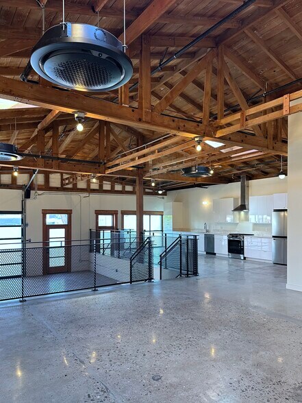 More Photos Of 1801-1821 E Main St, Ventura Unknown For Lease