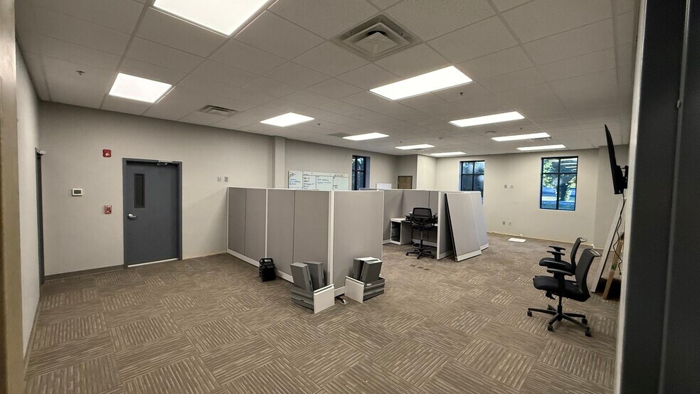 More Photos Of 5463 Watkins St, College Dale Industrial For Lease