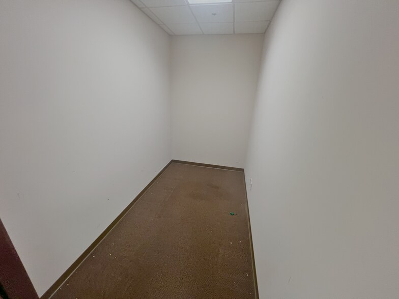 More Photos Of 16055 State Road 52, Land O' Lakes Service Station For Lease