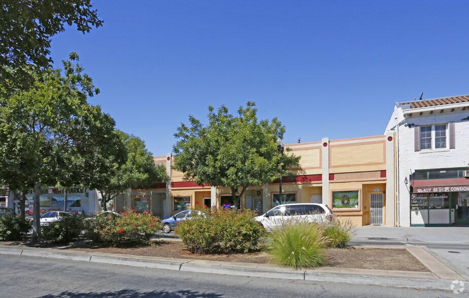More Photos Of 7243 Monterey St, Gilroy Storefront For Lease