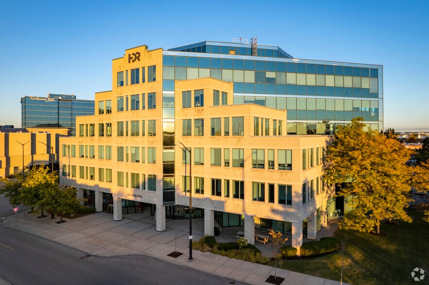 More Photos Of 100 York Blvd, Richmond Hill Office For Lease