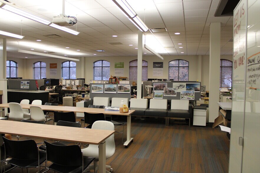 More Photos Of 3515 W 75th St, Prairie Village Office For Lease