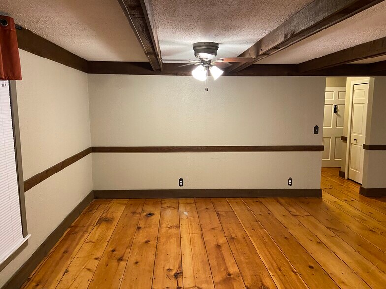 More Photos Of 3568 Avon St, Hartland Storefront Retail Residential For Sale