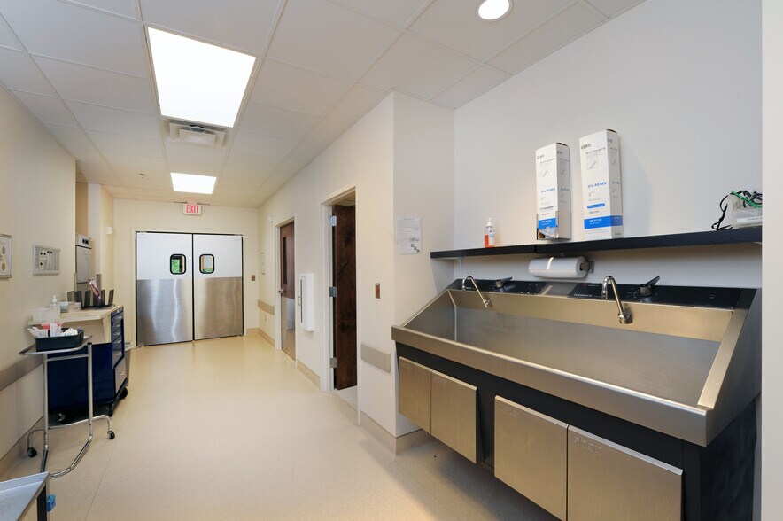 More Photos Of 3450 Acworth Due West Rd, Kennesaw Medical For Sale