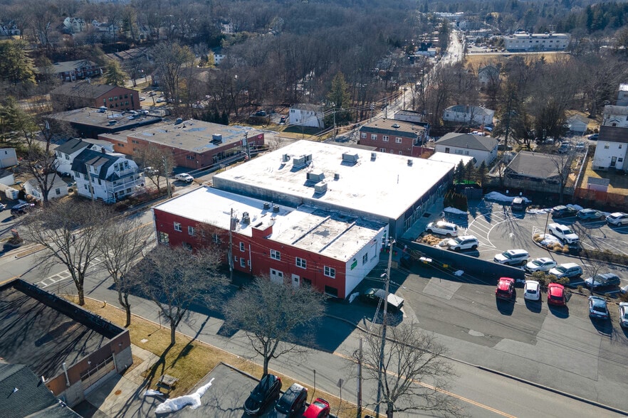 More Photos Of 342 Lexington Ave, Mount Kisco Light Distribution For Lease