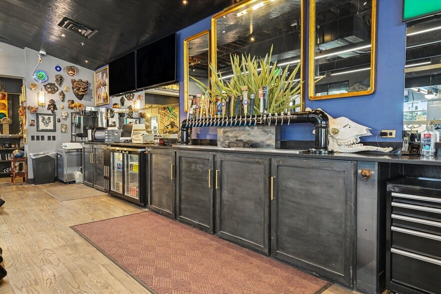 More Photos Of 698 Santa Fe Dr, Denver Restaurant For Sale