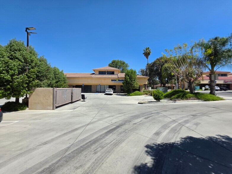 More Photos Of 2888 E Florida Ave, Hemet Storefront Retail Office For Lease