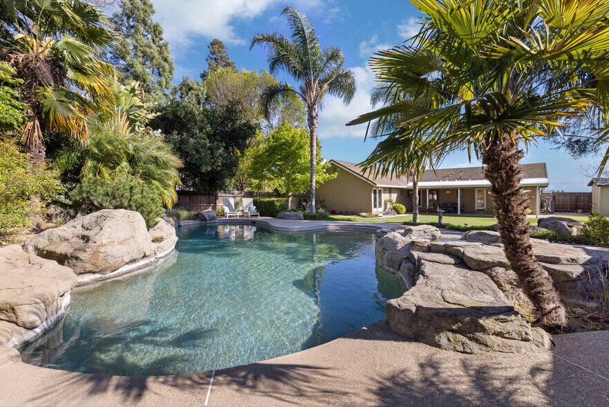 More Photos Of 13299 N Curry Ave, Lodi Specialty For Sale