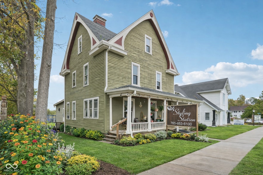 Primary Photo Of 305 E Washington St, Greencastle General Retail For Sale