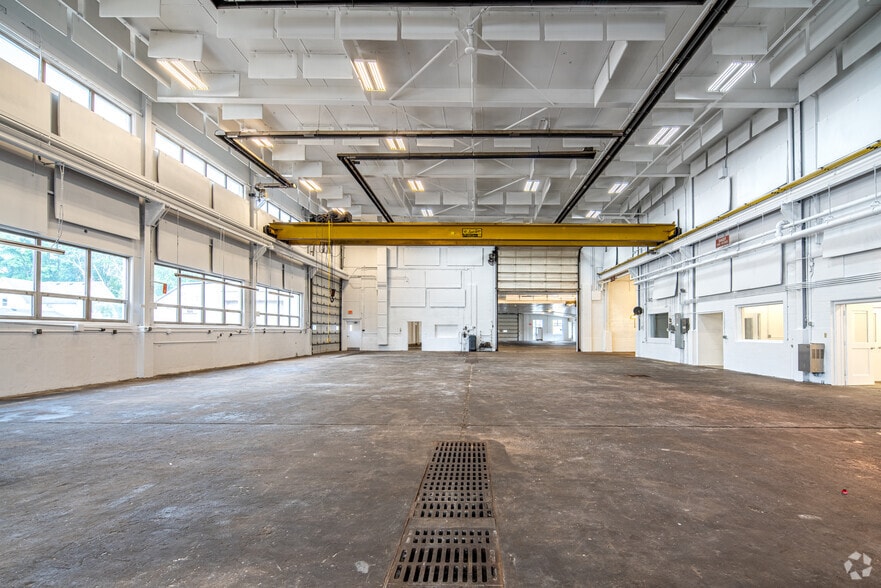 More Photos Of 920 3rd St, Hammond Service For Lease