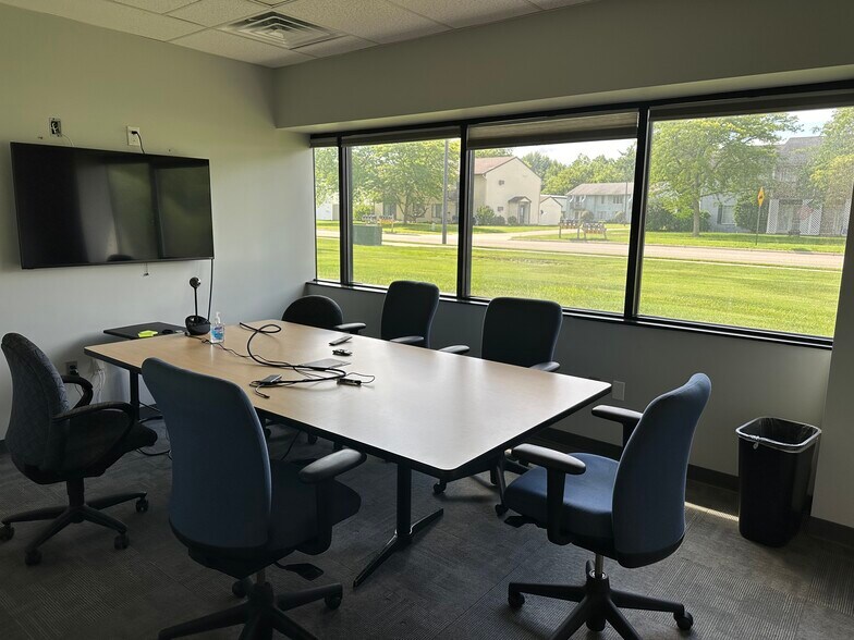 More Photos Of 101 E Roosevelt Ave, Zeeland Manufacturing For Lease