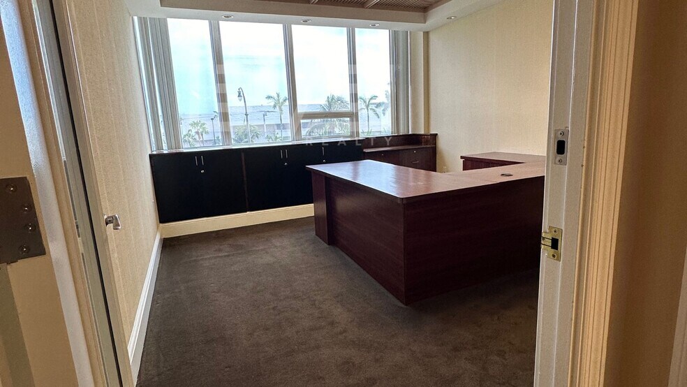 More Photos Of 2455 E Sunrise Blvd, Fort Lauderdale Loft Creative Space For Sale