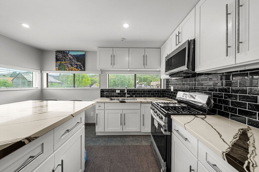 More Photos Of 2930 Main Ave, Durango Hotel For Sale