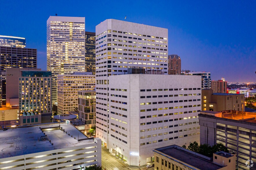 Primary Photo Of 1301 Fannin St, Houston Office For Sale