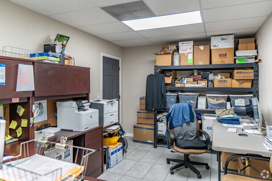 More Photos Of 1909 Whitfield Park Loop, Sarasota Manufacturing For Lease