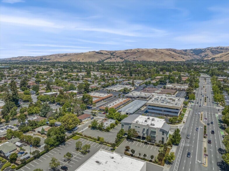 More Photos Of 2410 Dyer Ln, Fremont Medical For Lease