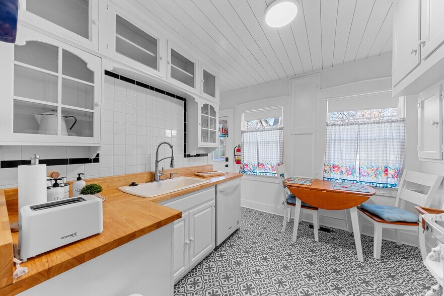 More Photos Of 233 Jackson St, Augusta Specialty For Sale