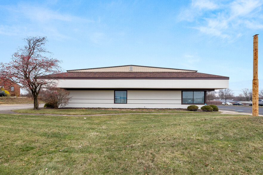 Primary Photo Of 2050 W Fourth St, Mansfield Medical For Sale