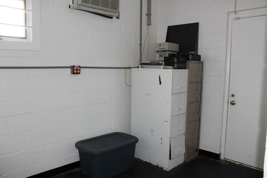 More Photos Of 11 Plains Rd, Augusta Office For Lease