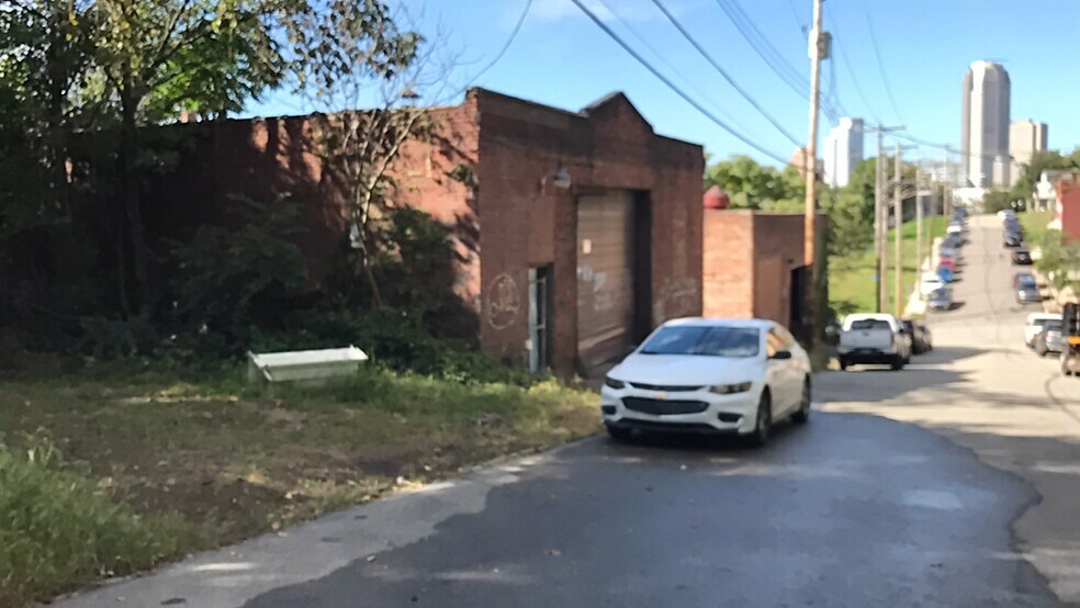 Primary Photo Of 1818 Colwell St, Pittsburgh Warehouse For Sale