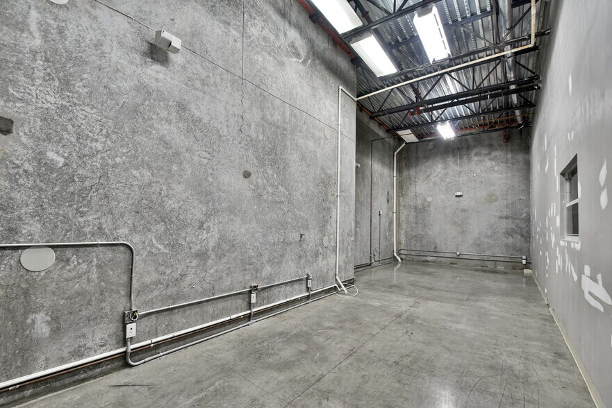 More Photos Of 2020 NW 129th Ave, Miami Warehouse For Lease