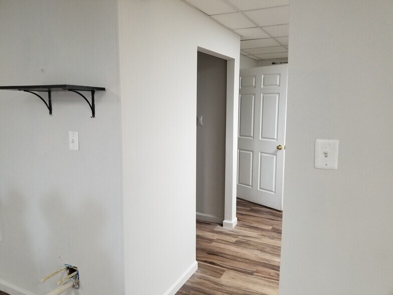 More Photos Of 4700 Stamp Rd, Marlow Heights General Retail For Lease